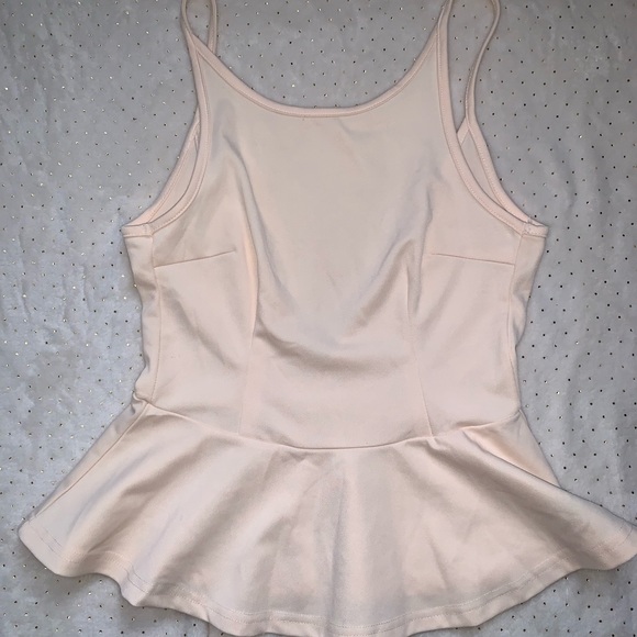 Sleeveless Light Pink Top - Picture 1 of 2